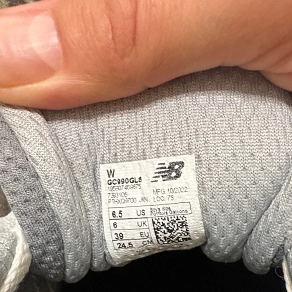 New Balance FuelCell 990v6 Lace in Gray and White (Boys Size 6.5 US, 39 EU) - Picture 8 of 11